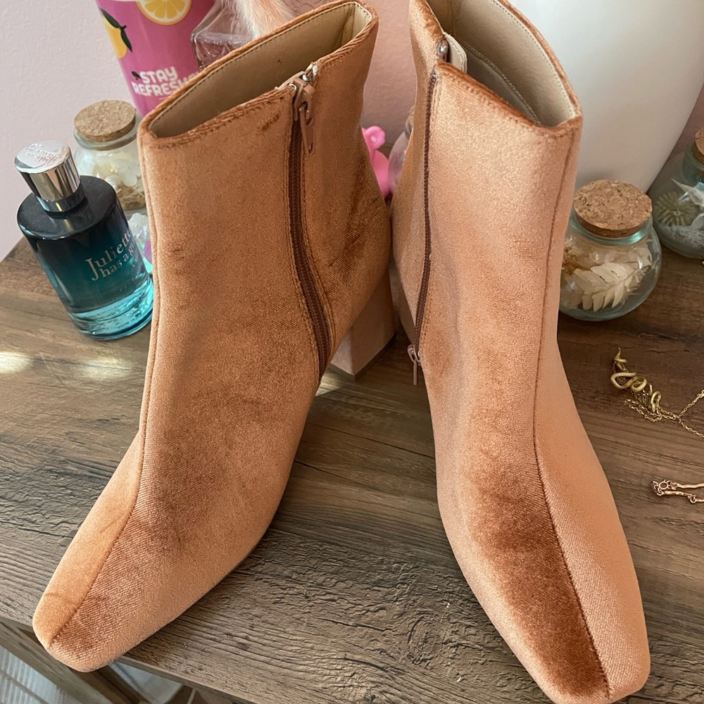 Elegant Tan Ankle Boots